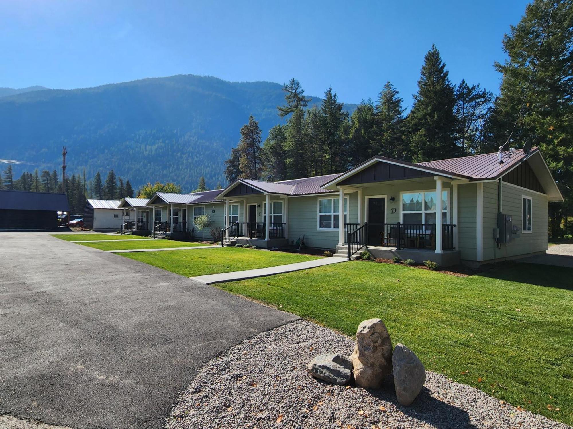 Beargrass Lodging & Rv Resort Hungry Horse Exterior photo